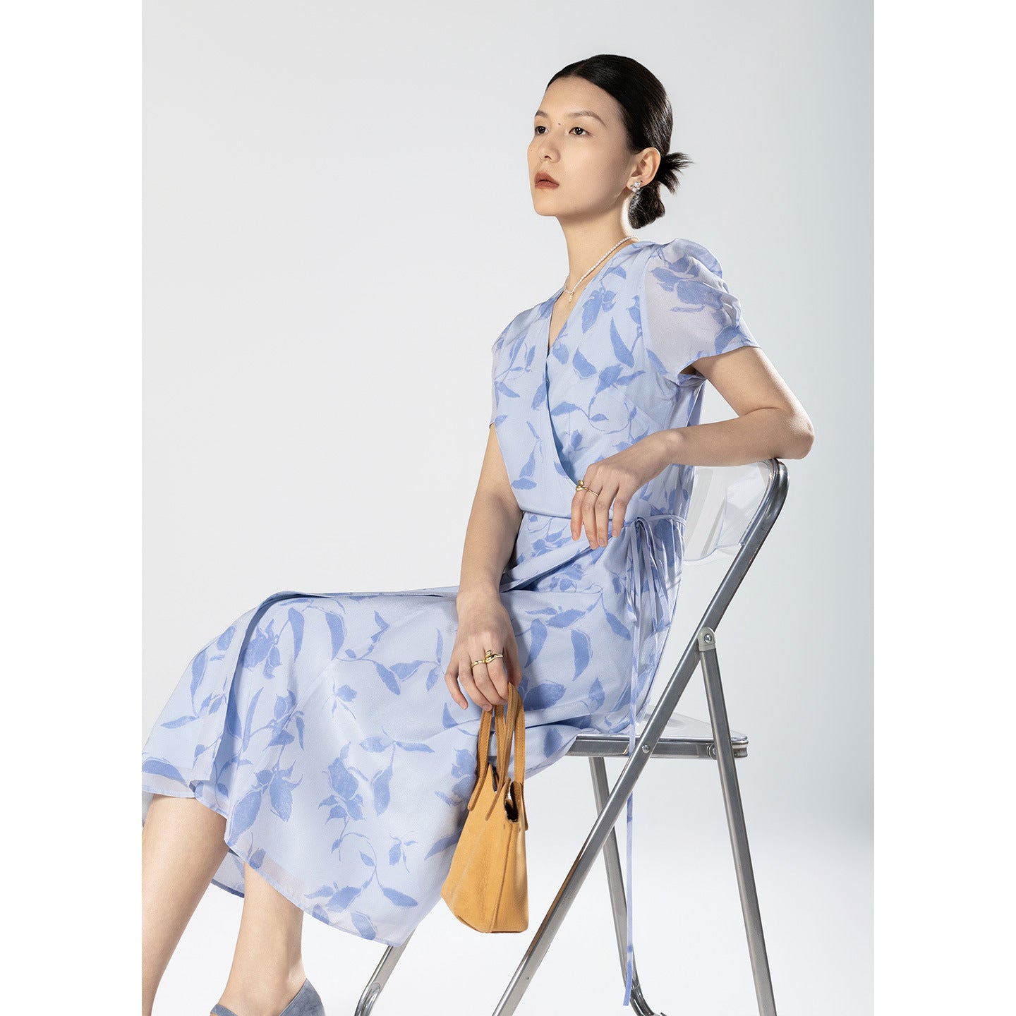 2026 New Summer One-Piece Dress 100% Mulberry Silk Crepe De Chine Print Fresh Blue Leaves V-Neck Waist