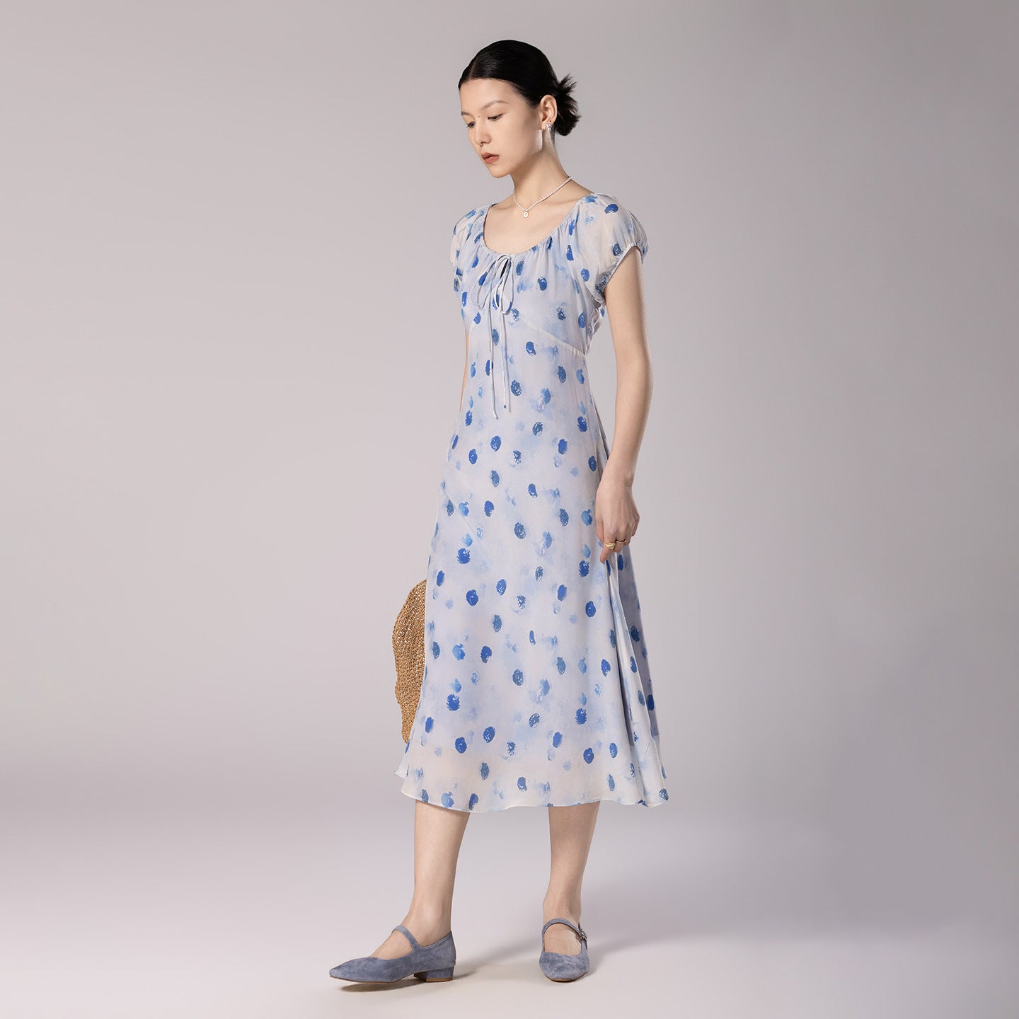 Young Silk Dress French Drawstring Round Neck Blue Polka Dot Print 2026 Summer New Style For Age Reduction