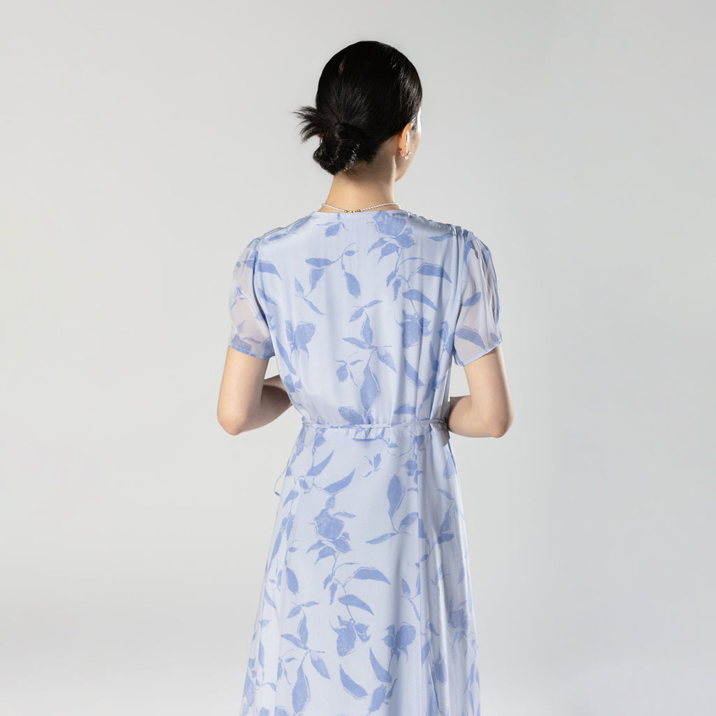Fresh Blue Leaf V-Neck Fitted One-Piece Dress Made of Mulberry Silk Crepe Print