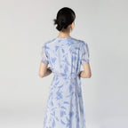 Fresh Blue Leaf V-Neck Fitted One-Piece Dress Made of Mulberry Silk Crepe Print