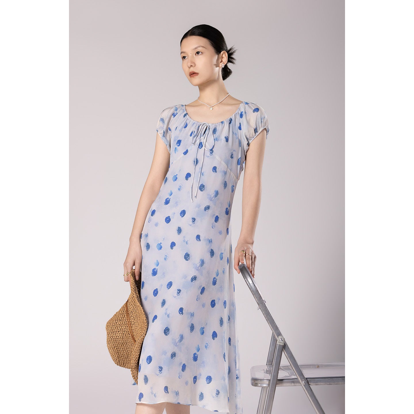 Young Silk Dress French Drawstring Round Neck Blue Polka Dot Print 2026 Summer New Style For Age Reduction