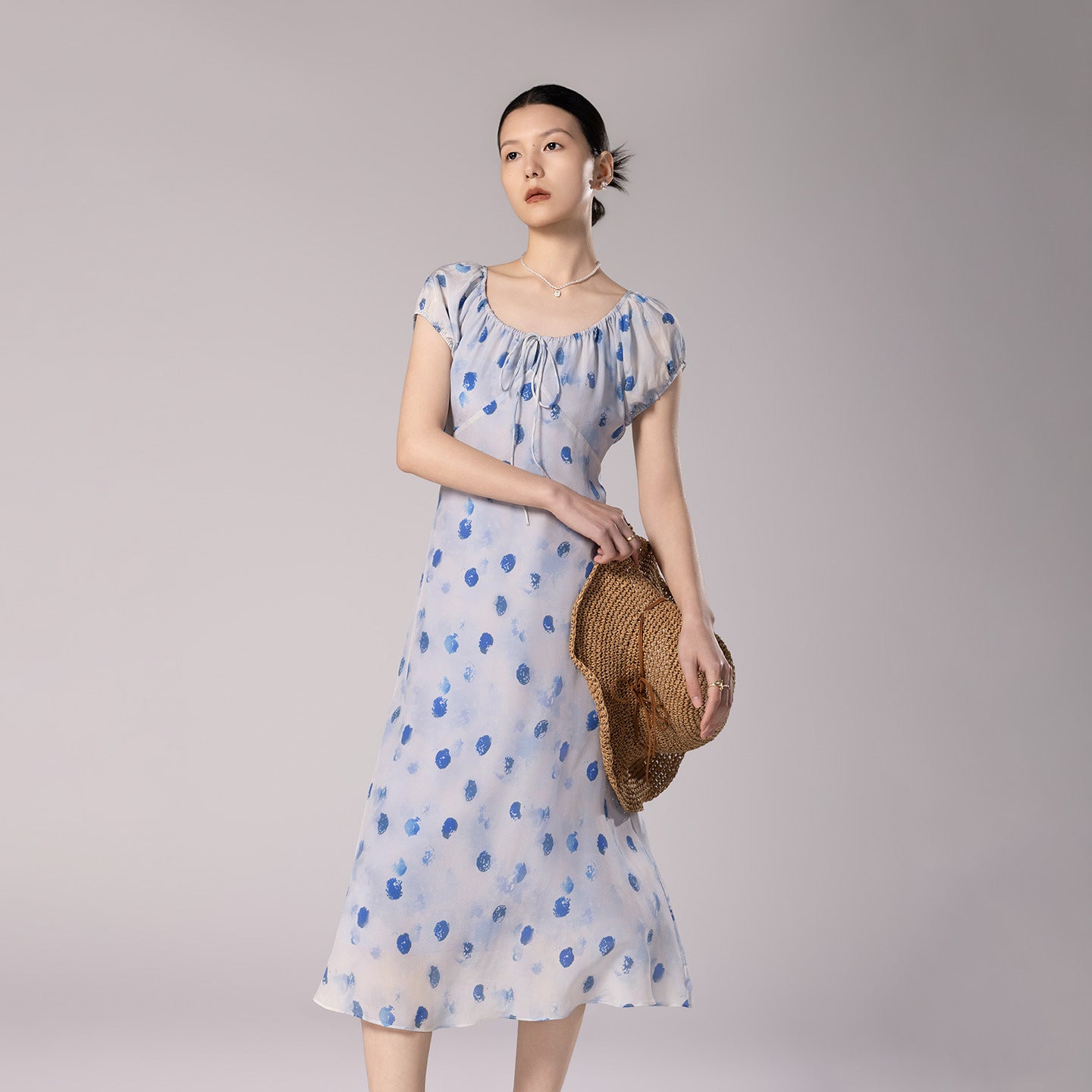 Young Silk Dress French Drawstring Round Neck Blue Polka Dot Print 2026 Summer New Style For Age Reduction
