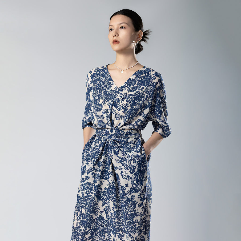 Single-Layer Silk Waist-Cinching Blue And White Porcelain Dress